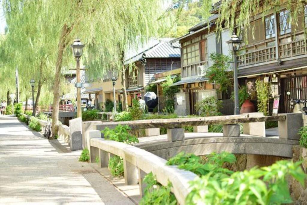 三丁庵 貸別荘 海まで徒歩10分 観光地ペリーロードまで徒歩2分の最高なロケーション 下田を遊び尽くせる貸別荘 無料駐車場もあります2Min Walk To The Perry Road 10Min Walk To The Beach Old Japanese Modern Style House Eksteriør bilde